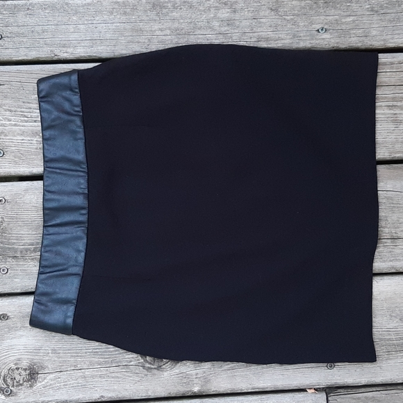 Aritzia Wilfred Faux Leather Skirt - Picture 4 of 8